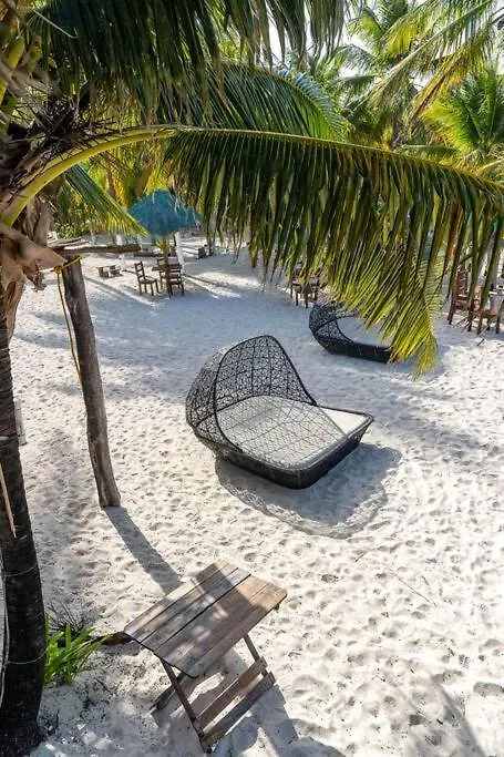 Grand Titanic, Boat House Apartment Punta Allen